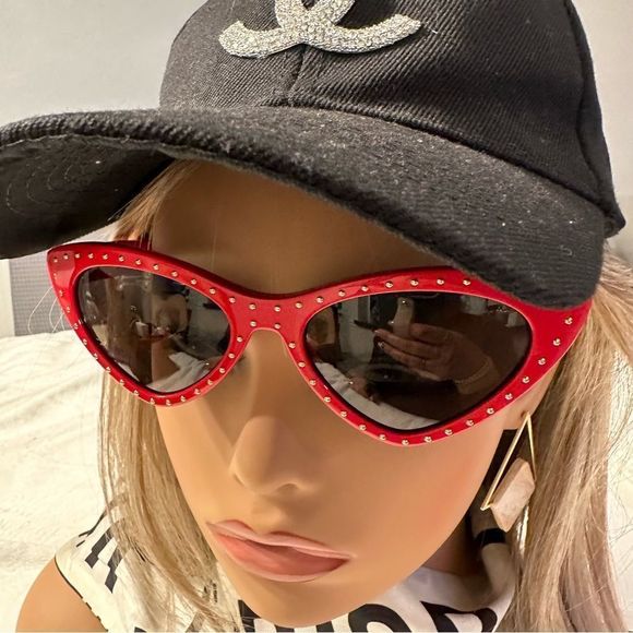 Love Moschino Accessories - MOSCINO Cat Eye Sunglasses